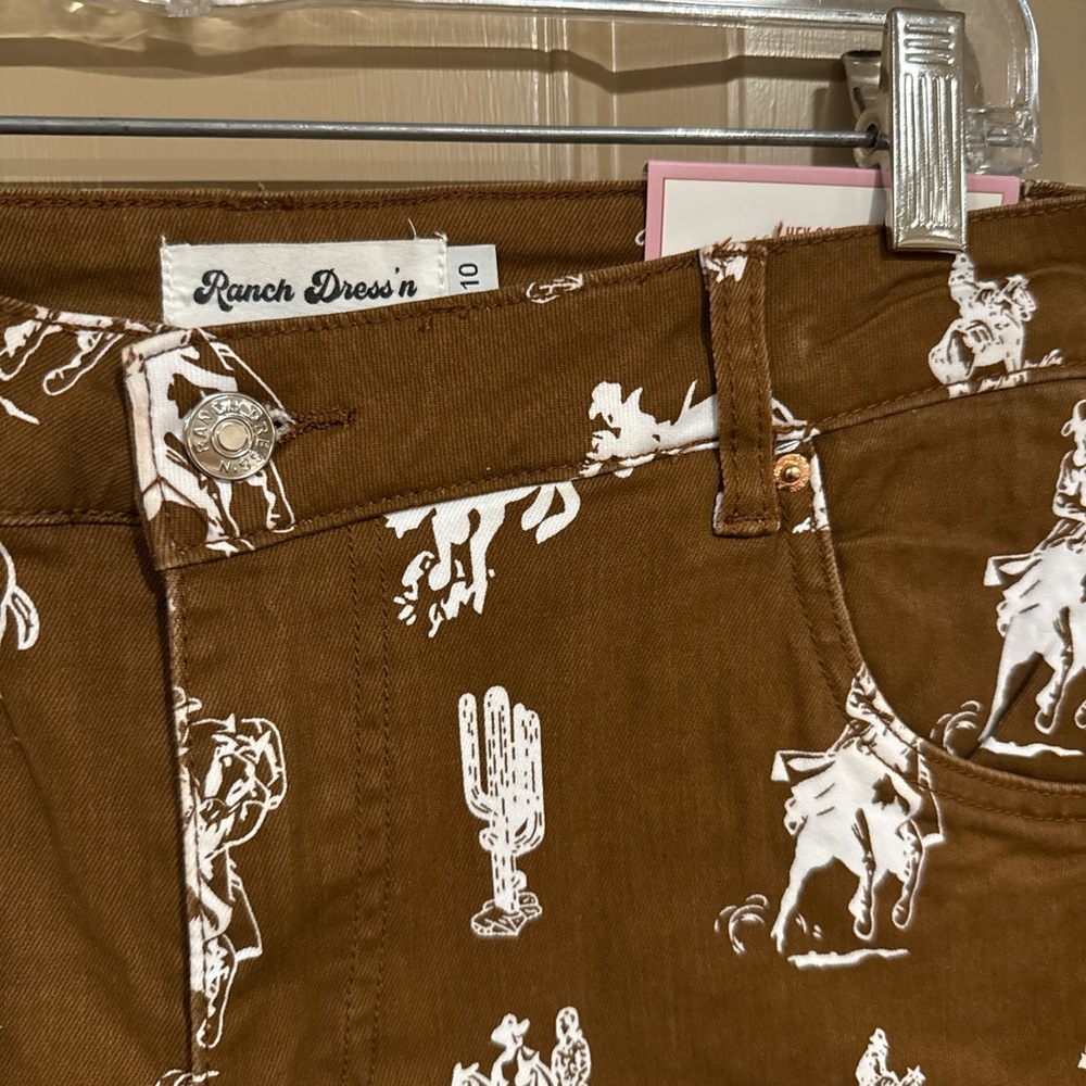 Stylish Brown Flare Jeans with White Pattern - Picture 2 of 3